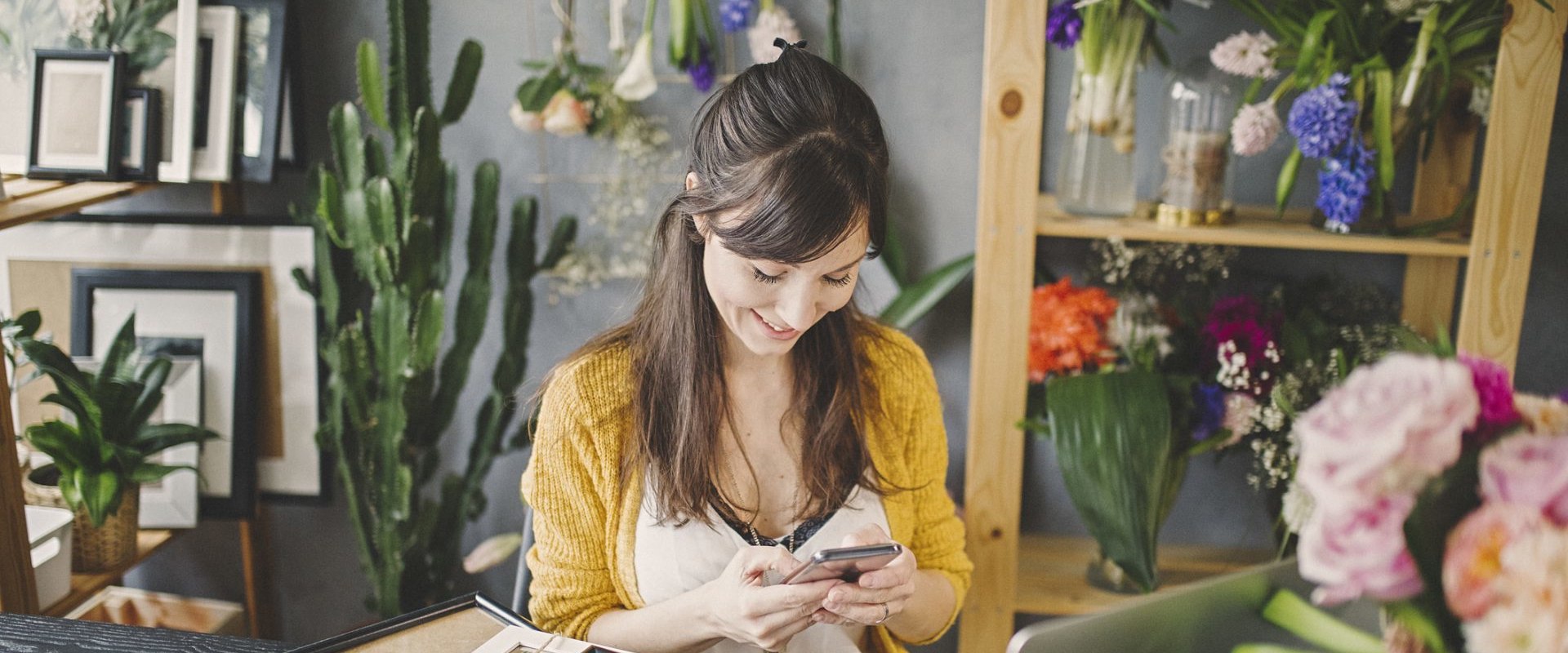 Comparing Shopify and Etsy: 10 Key Differences